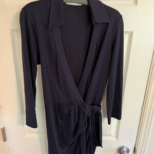 Diane VonFurstenburg navy blue knit skort/romper size small fantastic condition
